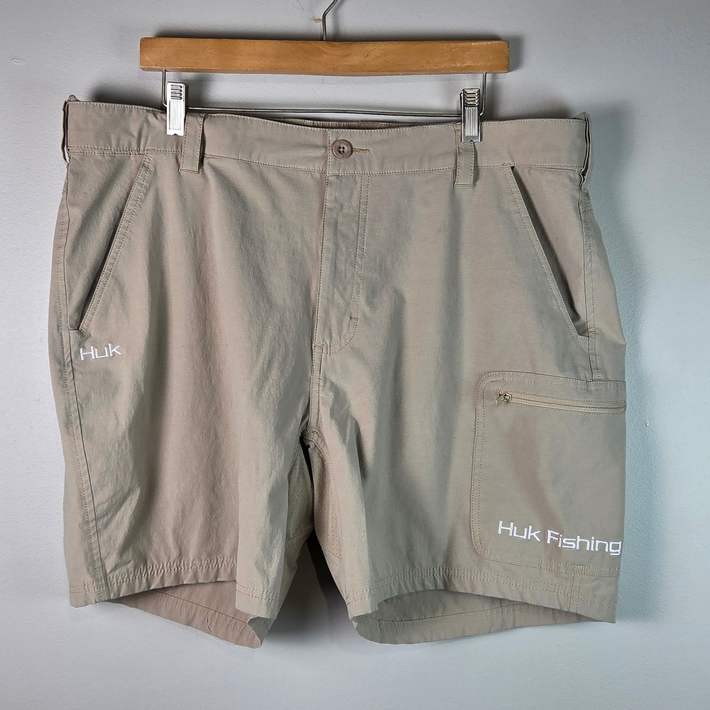Huk Fishing Shorts Mens XXL Tan Excellent Performance Cargo Outdoors